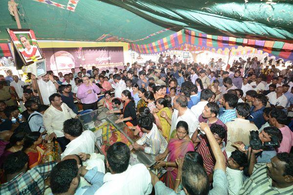 Devineni Nehru Condolence Photos