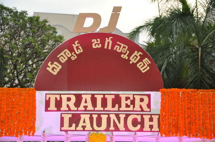 Duvvada Jagannadham Theatrical Trailer Launch Photos