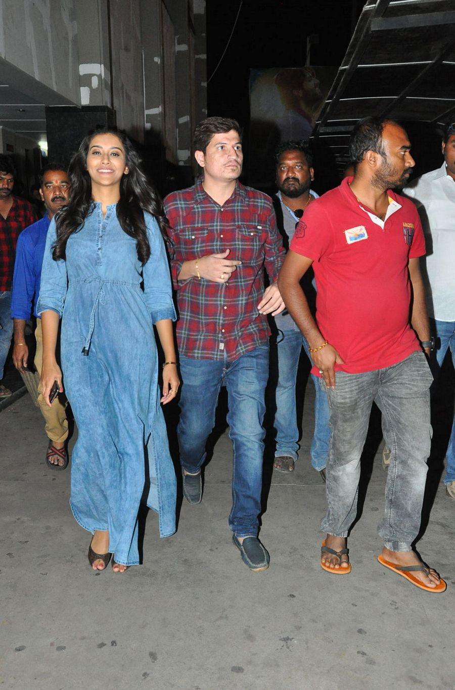 Dwaraka Movie Success Tour Photos at Guntur