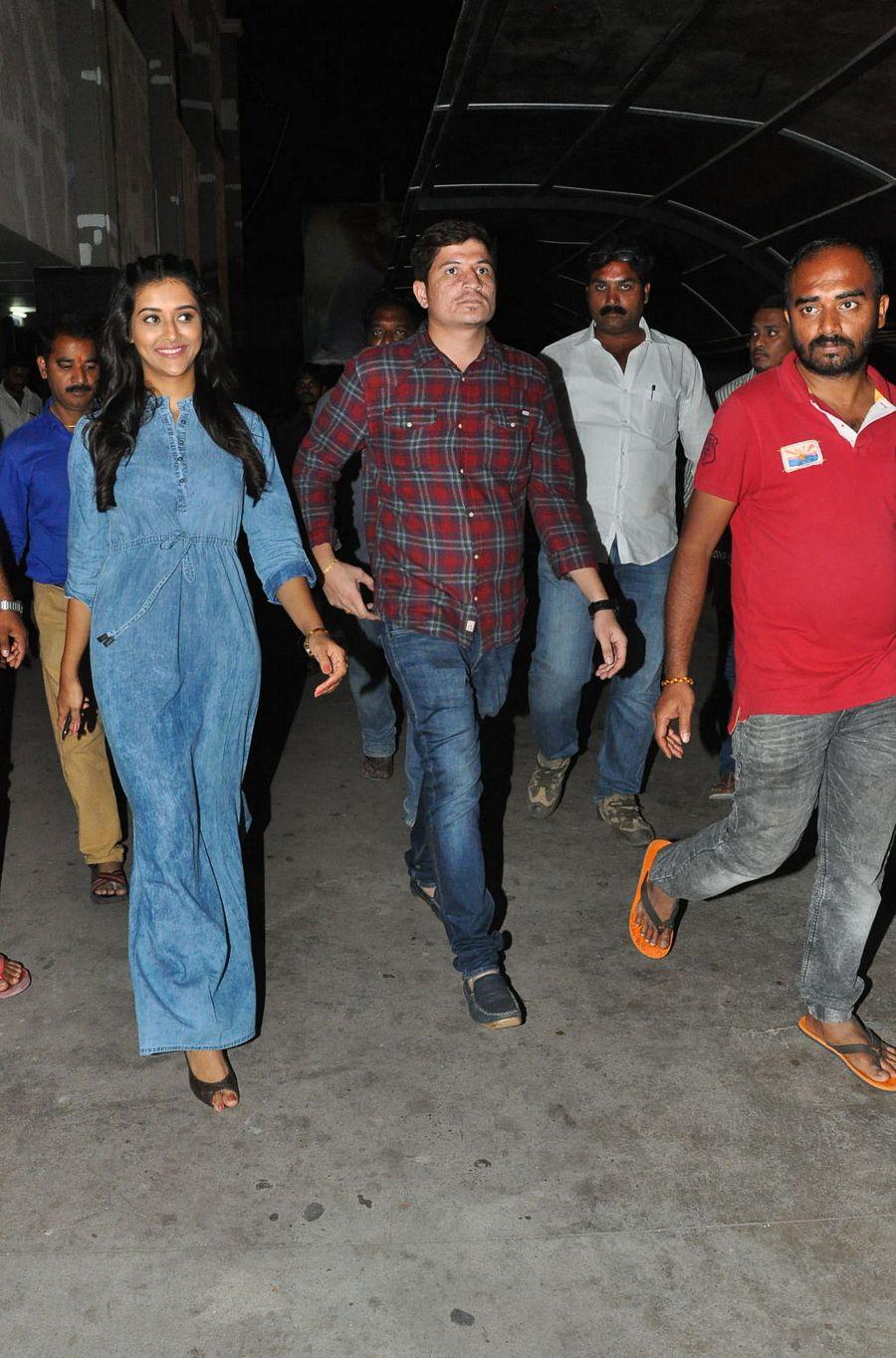 Dwaraka Movie Success Tour Photos at Guntur