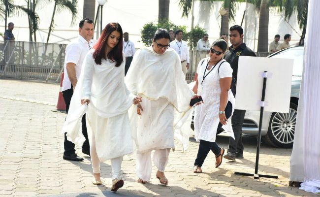 EXCLUSIVE: Celebs pay their last respects to Sridevi Photos