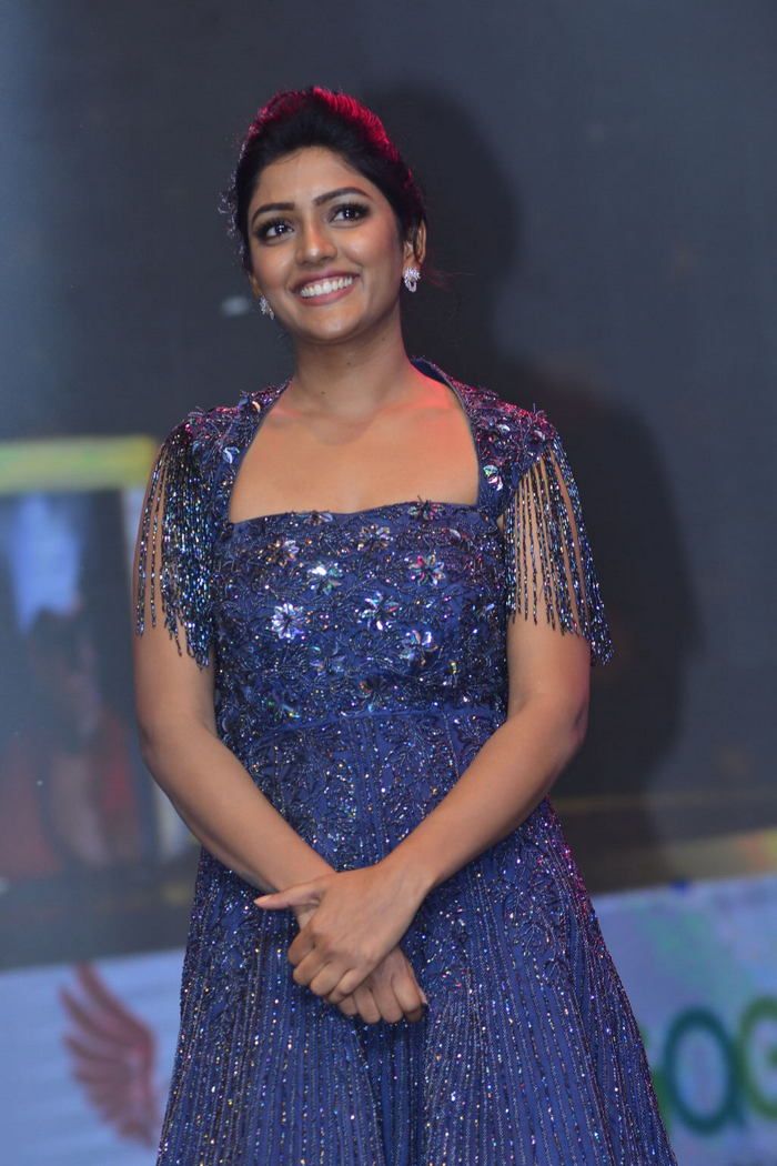 Eesha Rebba At Aravinda Sametha Pre Release Event Photos