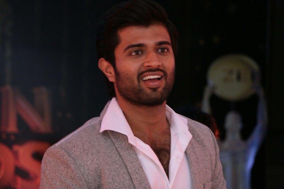 Exclusive: TOP Celebs at Zee Golden Awards 2017 Photos