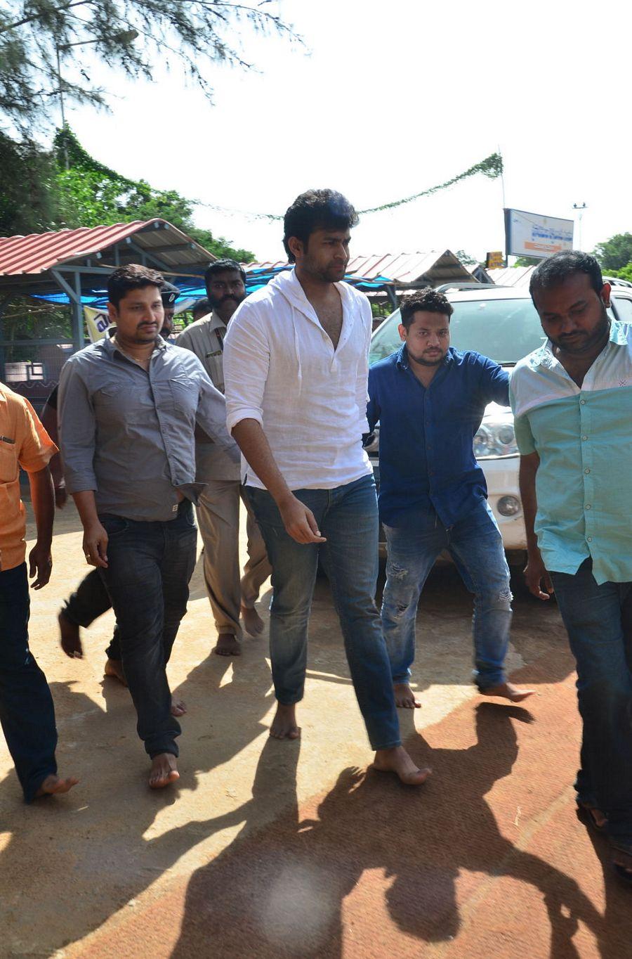 Fidaa Team Visits Dwaraka Tirumala Temple Photos