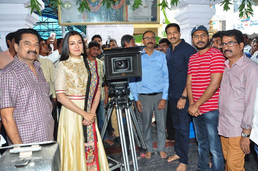 Gopichand & Sampath Nandi Movie Opening Photos