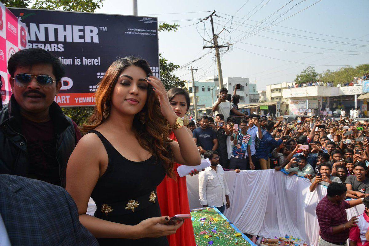 Gorgeous Anu Emmanuel Launches BNew Mobile Store Photos