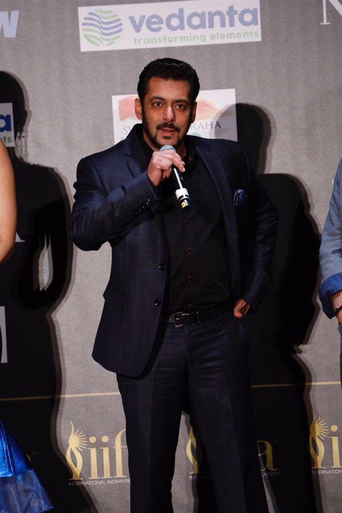 IIFA ROCKS 2017 Awards Inside Pictures