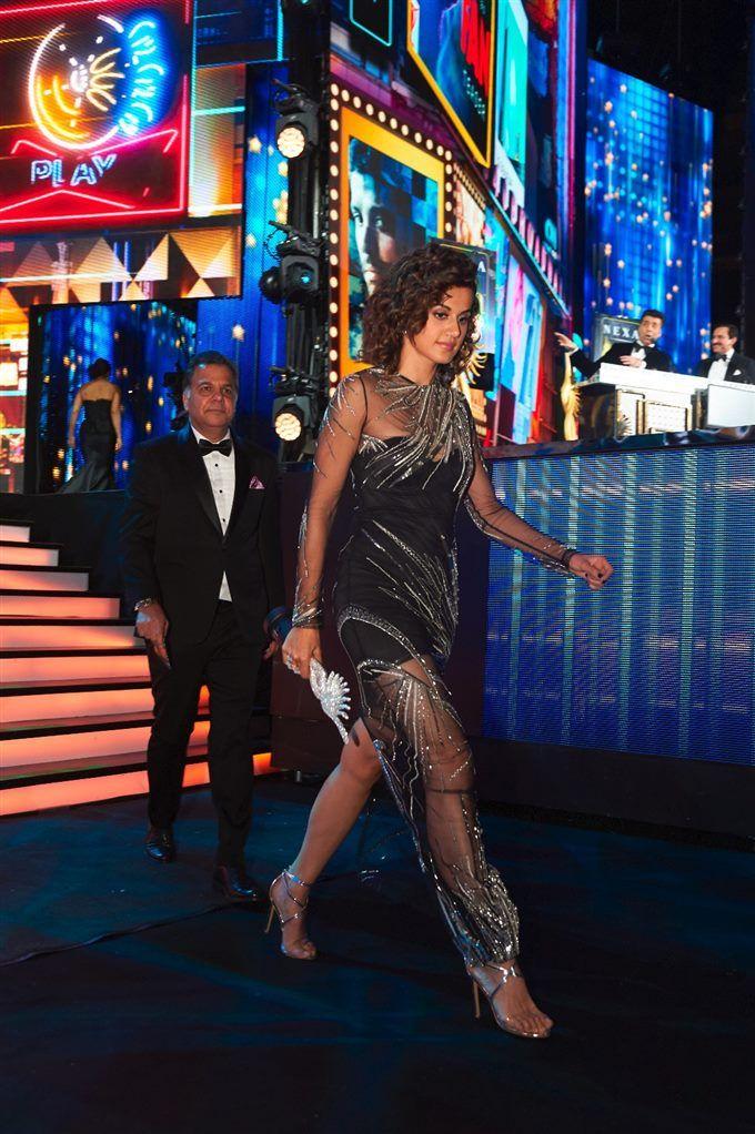 IIFA ROCKS 2017 Awards Inside Pictures