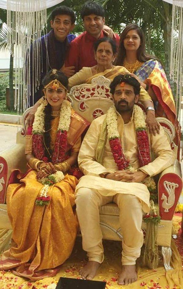 JD Chakravarthy silently marries actress Photos