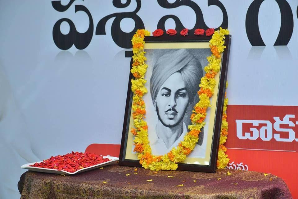 JanaSena Chief Pawan Kalyan Meeting with Bhagat Singh students union