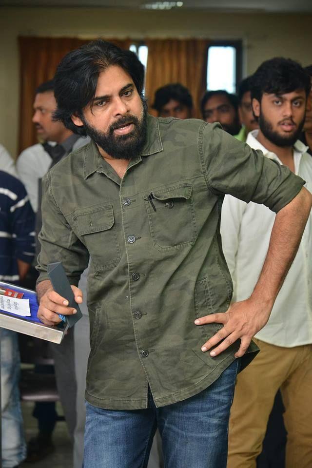 JanaSena Chief Pawan Kalyan Meeting with Bhagat Singh students union