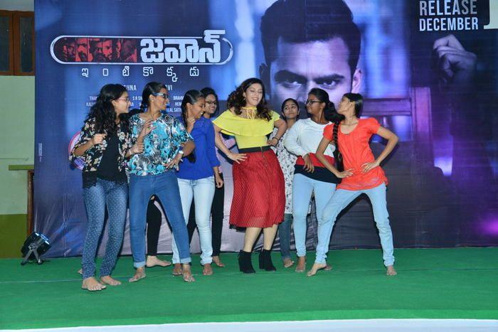 Jawaan Movie Team at Chaitanya Mahila Clg Photos