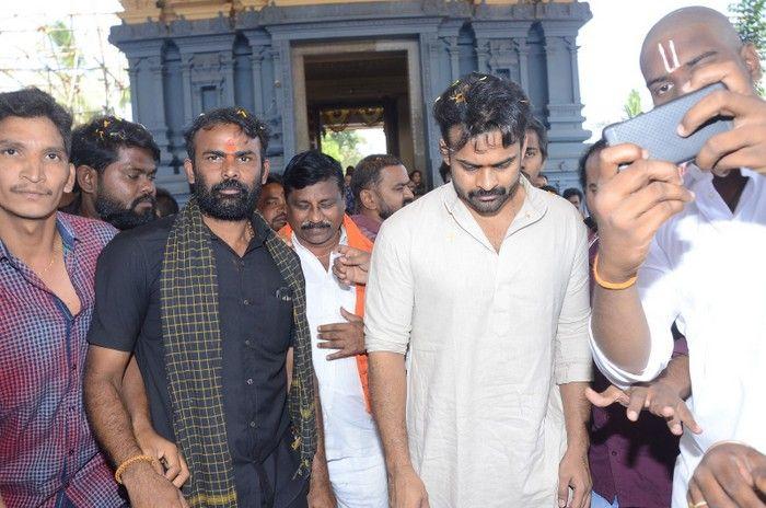 Jawaan Movie Team at Maddi Anjaneya Swamy Temple Photos