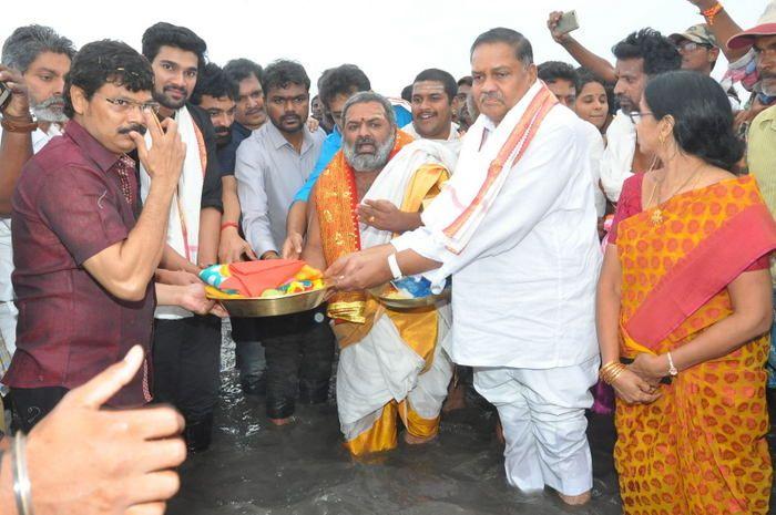 Jaya Janaki Nayaka Vijayotsava Veduka At Hamsala Deevi Photos