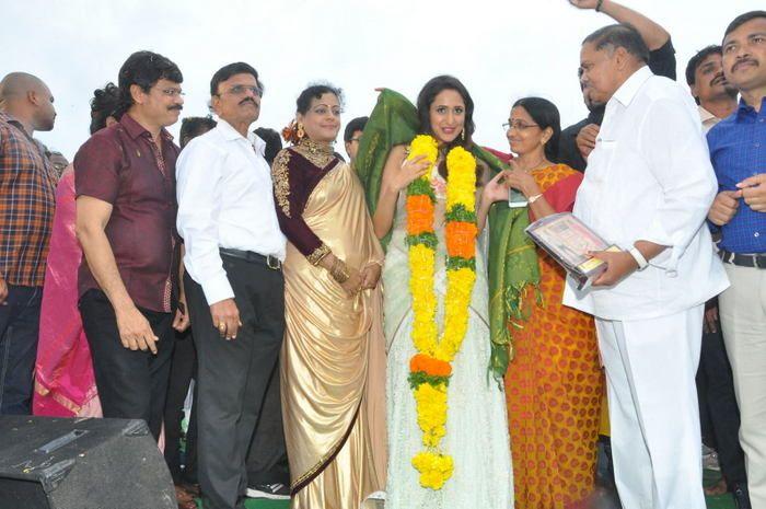 Jaya Janaki Nayaka Vijayotsava Veduka At Hamsala Deevi Photos