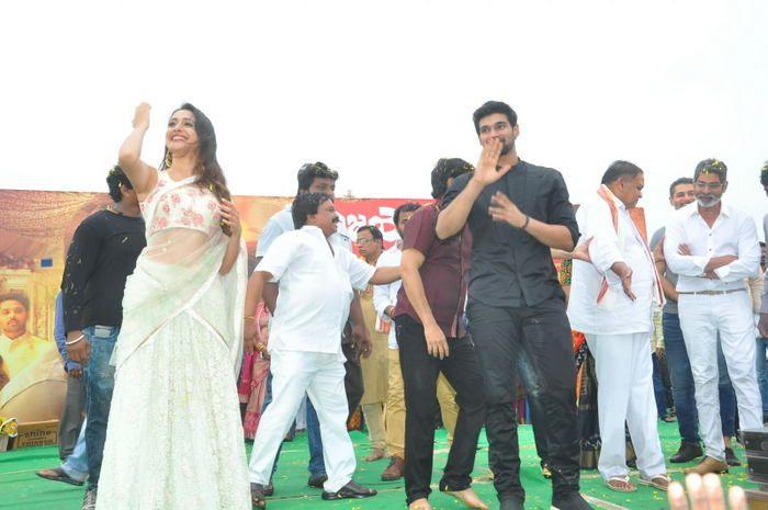 Jaya Janaki Nayaka Vijayotsava Veduka At Hamsala Deevi Photos