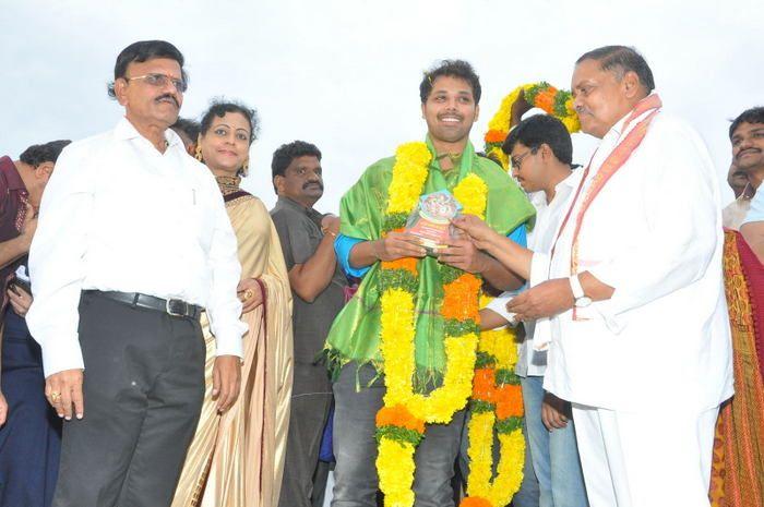 Jaya Janaki Nayaka Vijayotsava Veduka At Hamsala Deevi Photos