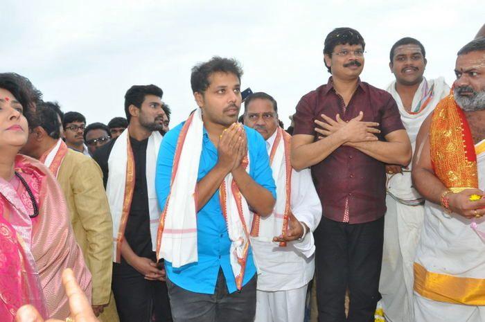 Jaya Janaki Nayaka Vijayotsava Veduka At Hamsala Deevi Photos