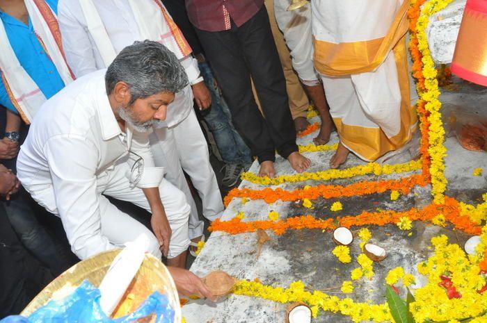 Jaya Janaki Nayaka Vijayotsava Veduka At Hamsala Deevi Photos