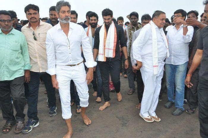 Jaya Janaki Nayaka Vijayotsava Veduka At Hamsala Deevi Photos