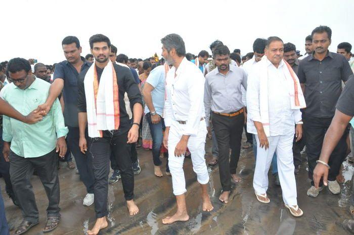 Jaya Janaki Nayaka Vijayotsava Veduka At Hamsala Deevi Photos