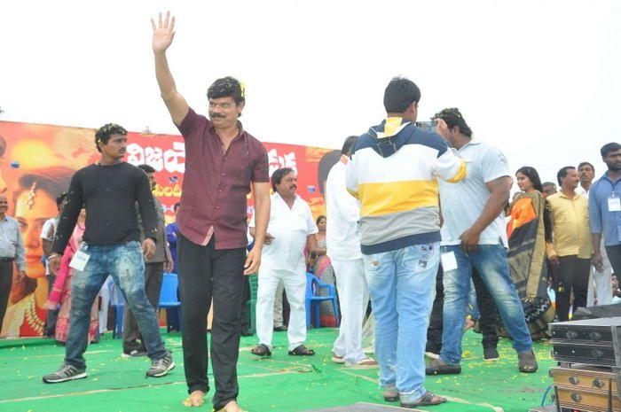 Jaya Janaki Nayaka Vijayotsava Veduka At Hamsala Deevi Photos