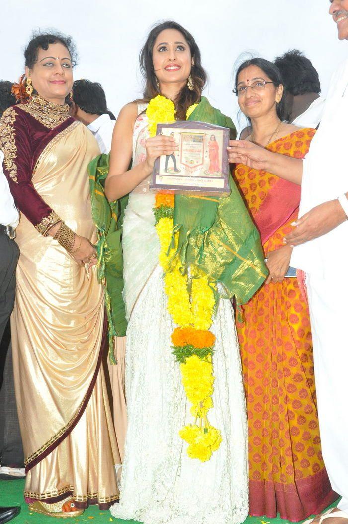 Jaya Janaki Nayaka Vijayotsava Veduka At Hamsala Deevi Photos