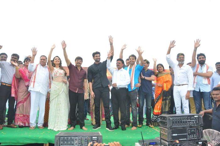 Jaya Janaki Nayaka Vijayotsava Veduka At Hamsala Deevi Photos