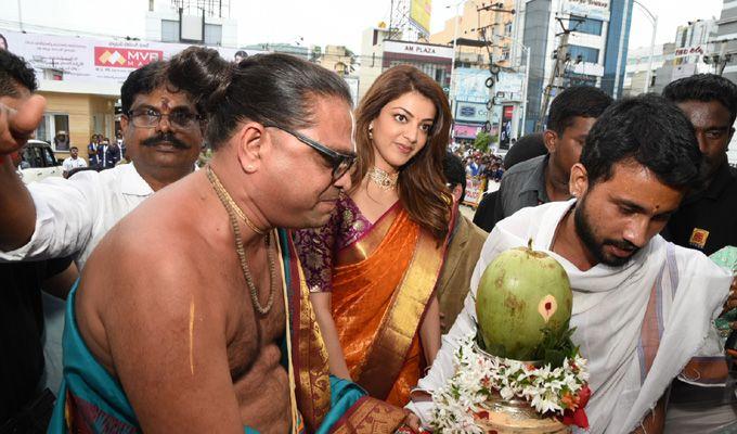 Kajal Agarwal Inaugurate MVR Mall at Vijayawada Photos