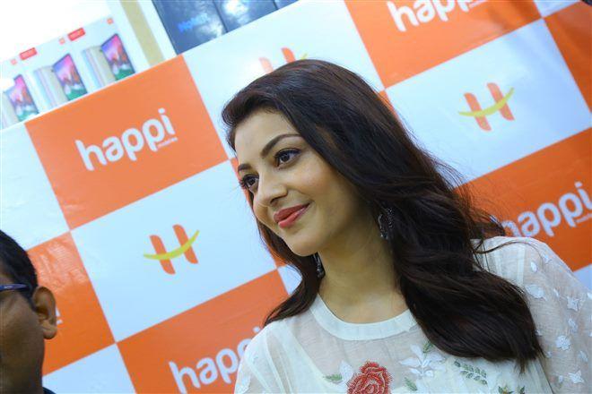 Kajal Aggarwal at the Launch of Happi Mobiles At Karimnagar Photos
