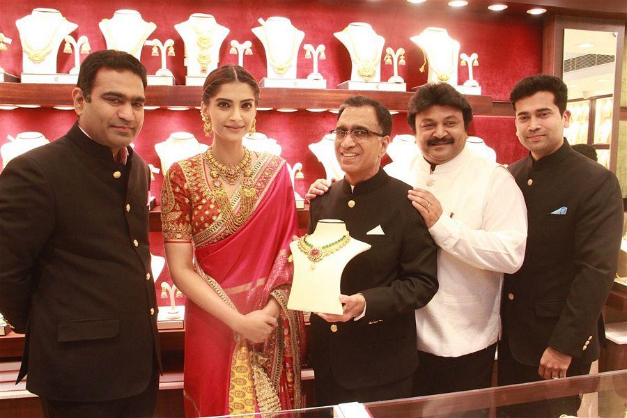 Kalyan Jewellers Inauguration at Anna Nagar Photos