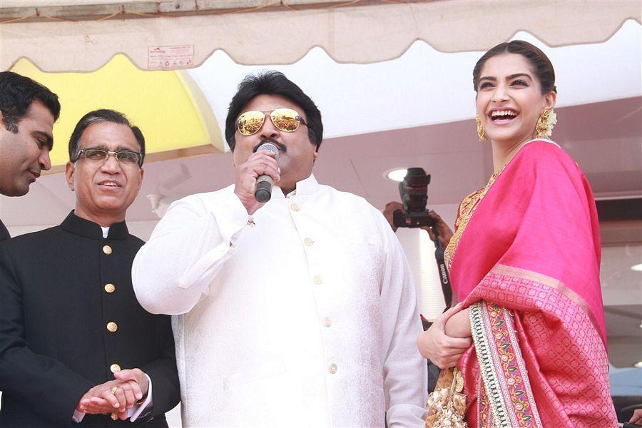 Kalyan Jewellers Inauguration at Anna Nagar Photos