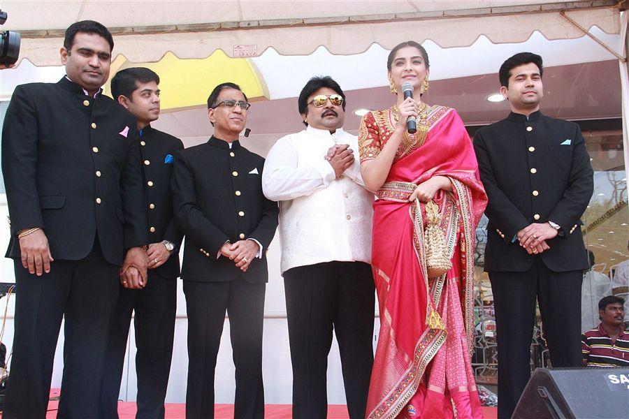 Kalyan Jewellers Inauguration at Anna Nagar Photos
