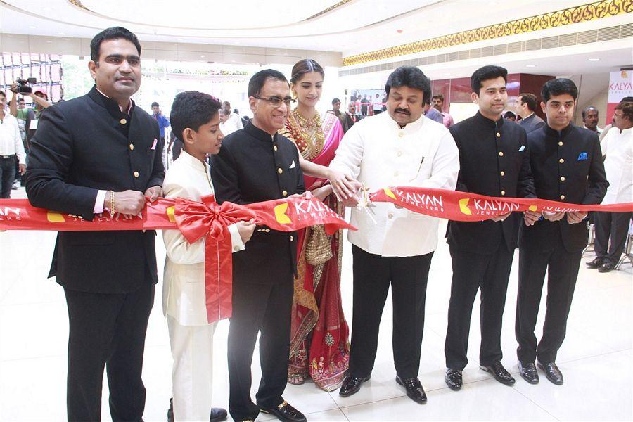 Kalyan Jewellers Inauguration at Anna Nagar Photos