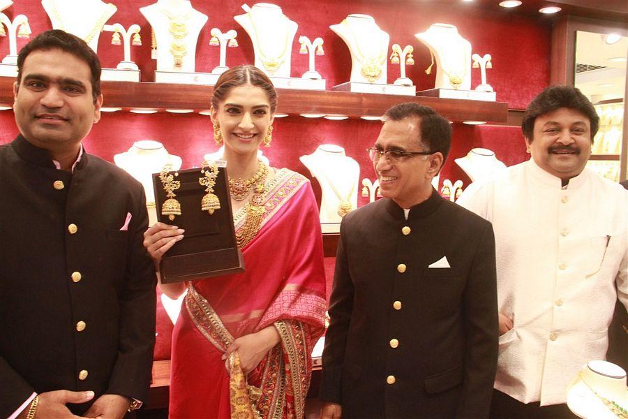 Kalyan Jewellers Inauguration at Anna Nagar Photos