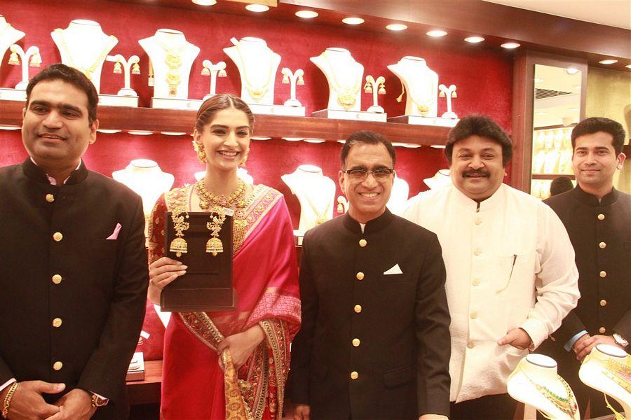 Kalyan Jewellers Inauguration at Anna Nagar Photos