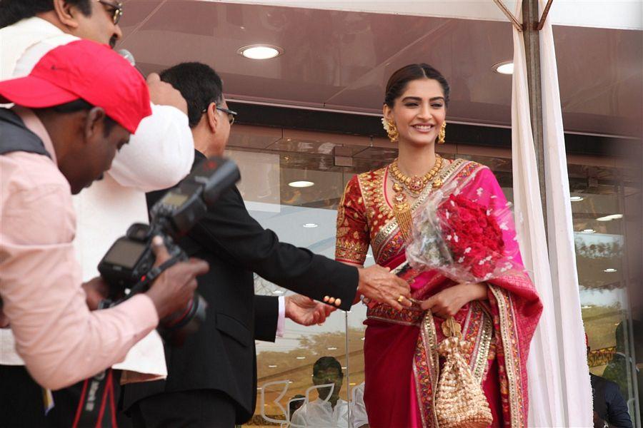 Kalyan Jewellers Inauguration at Anna Nagar Photos