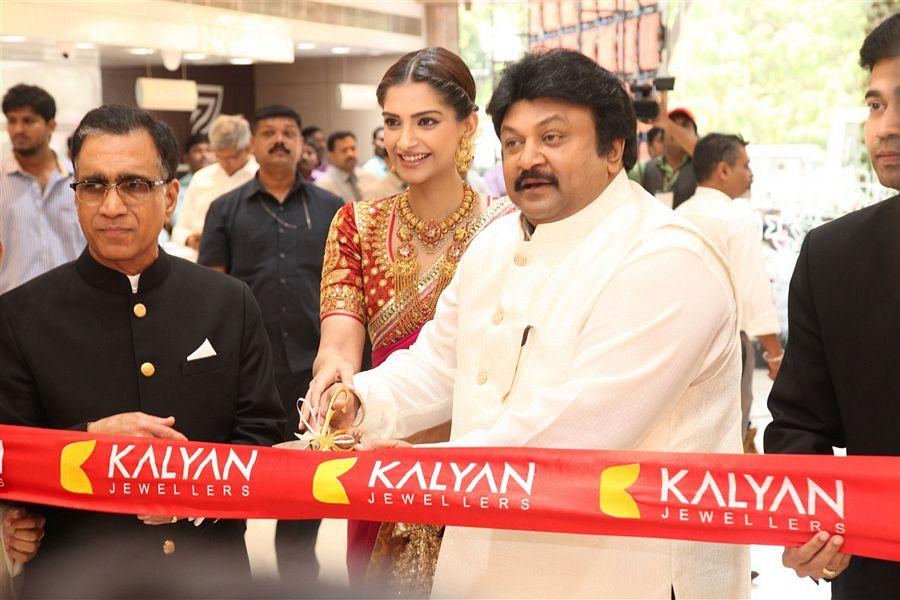 Kalyan Jewellers Inauguration at Anna Nagar Photos