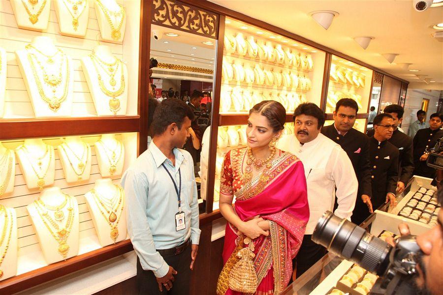 Kalyan Jewellers Inauguration at Anna Nagar Photos