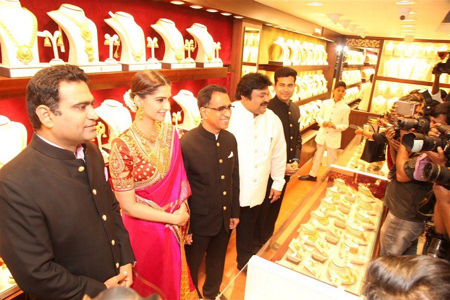 Kalyan Jewellers Inauguration at Anna Nagar Photos