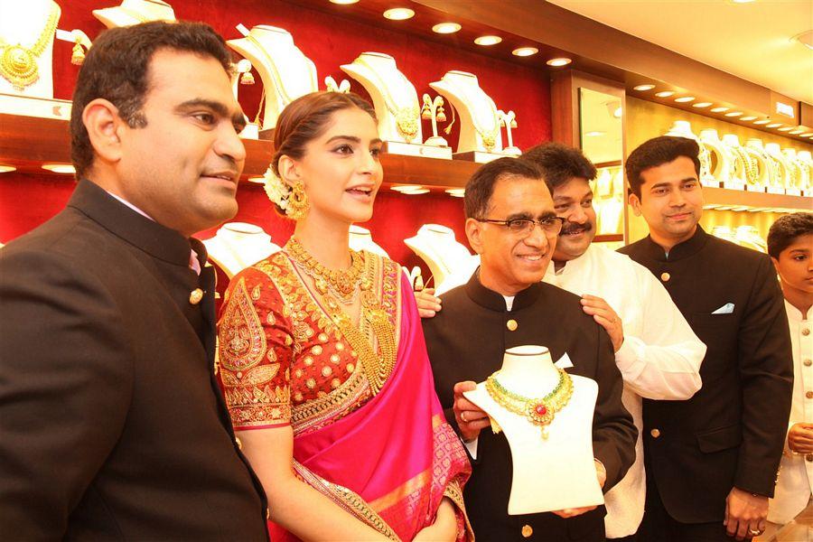 Kalyan Jewellers Inauguration at Anna Nagar Photos