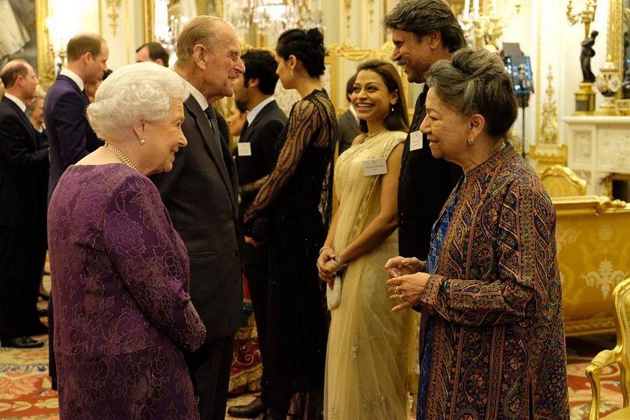 Kamal Haasan meets Queen Elizabeth Photos