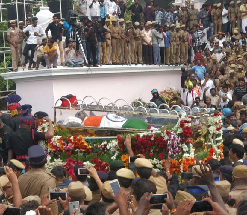 Karunanidhi's mortal remains being taken to Marina Beach