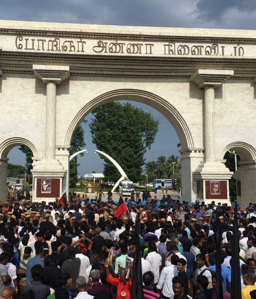 Karunanidhi's mortal remains being taken to Marina Beach