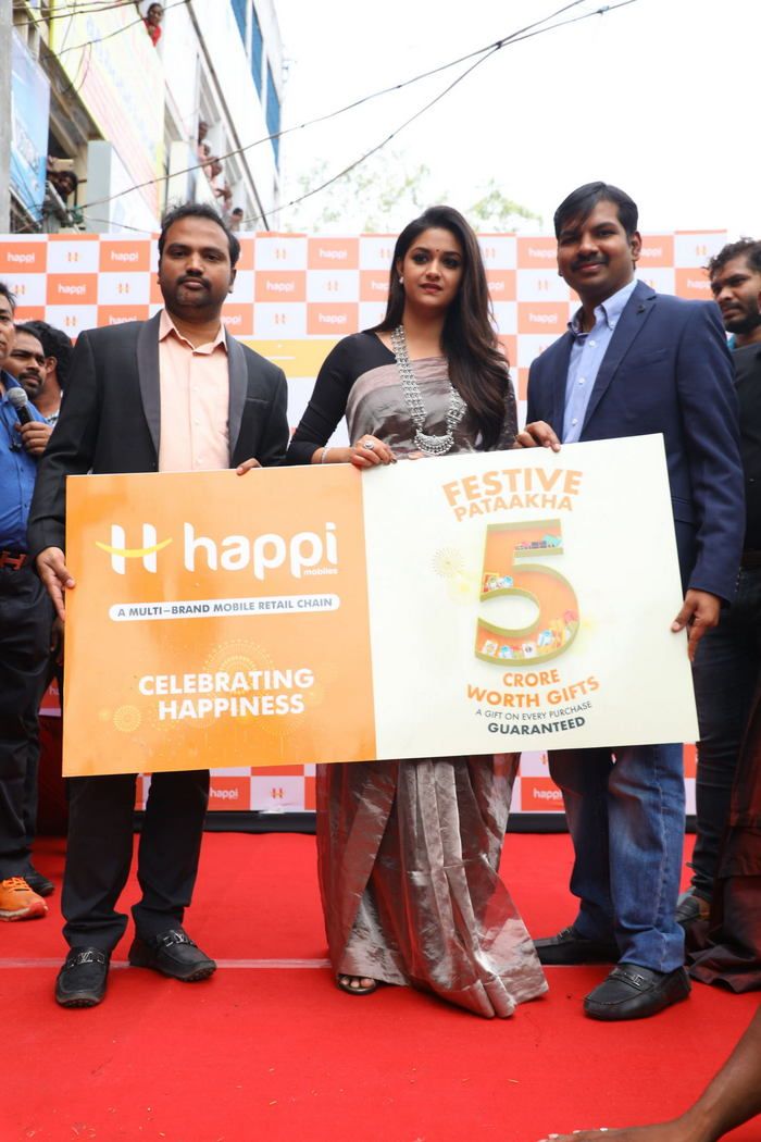 Keerthi Suresh At Happi Mobiles Store Opening In Guntur
