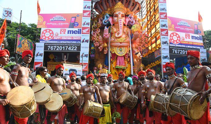 Khairatabad Ganesh Idol 2018!!