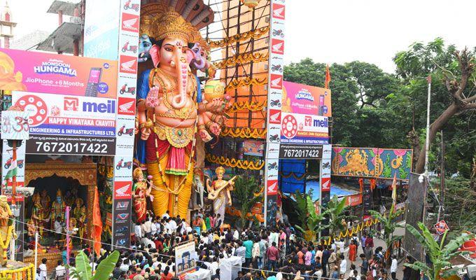 Khairatabad Ganesh Idol 2018!!