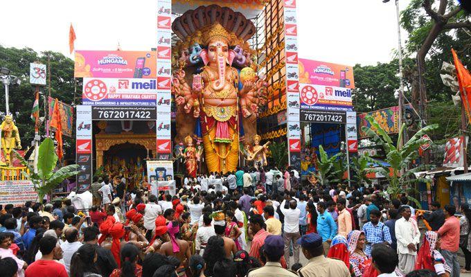 Khairatabad Ganesh Idol 2018!!