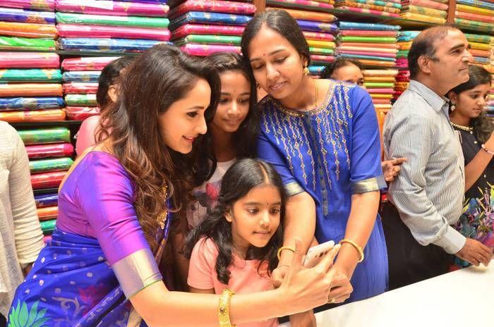 King Nagarjuna, RaashiKhanna & Pragya Launches South India Shopping Mall