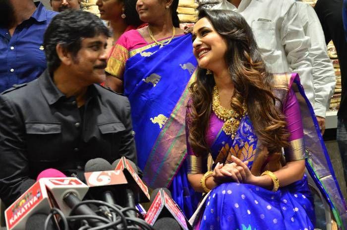 King Nagarjuna, RaashiKhanna & Pragya Launches South India Shopping Mall